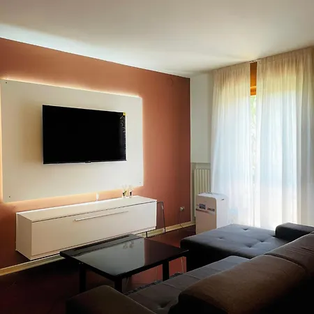 Desenzanino Apartment *